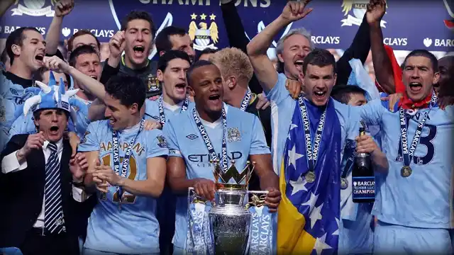 جشن قهرمانی تیم منچستر سیتی در لیگ برتر 2011/12