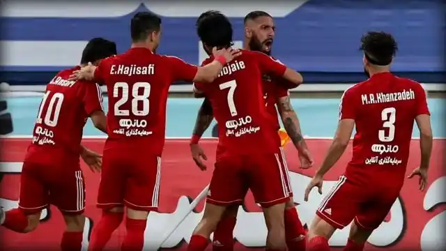 بازیکنان تراکتور در حال شادی پس از گل به تیم استقلال در جام حذفی
